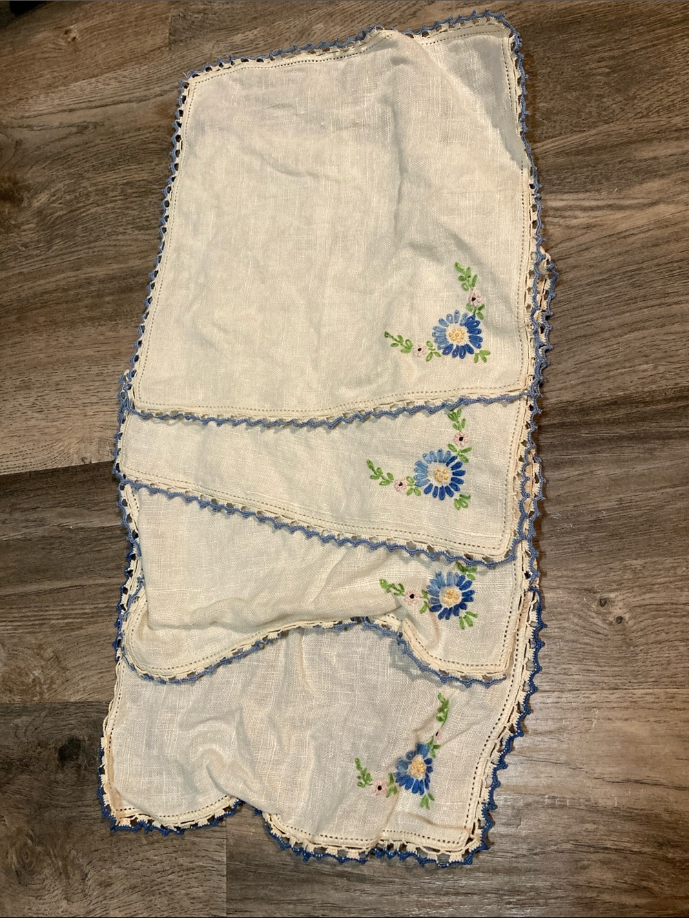 Vintage Embroidered Napkin/Hanky/Doily